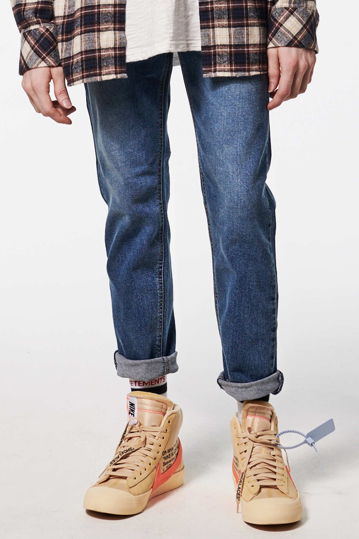 DISPATCH CROPPED JEANS